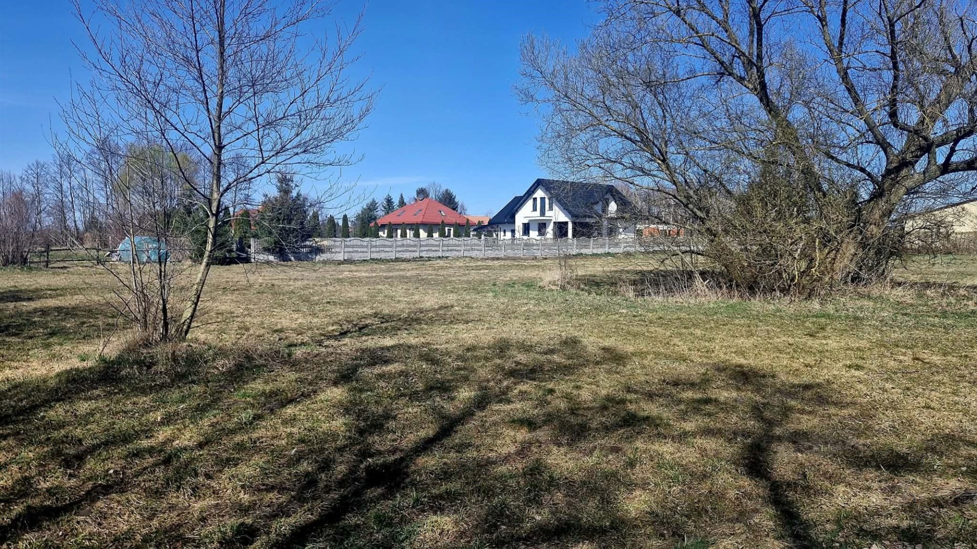 Działka na sprzedaż